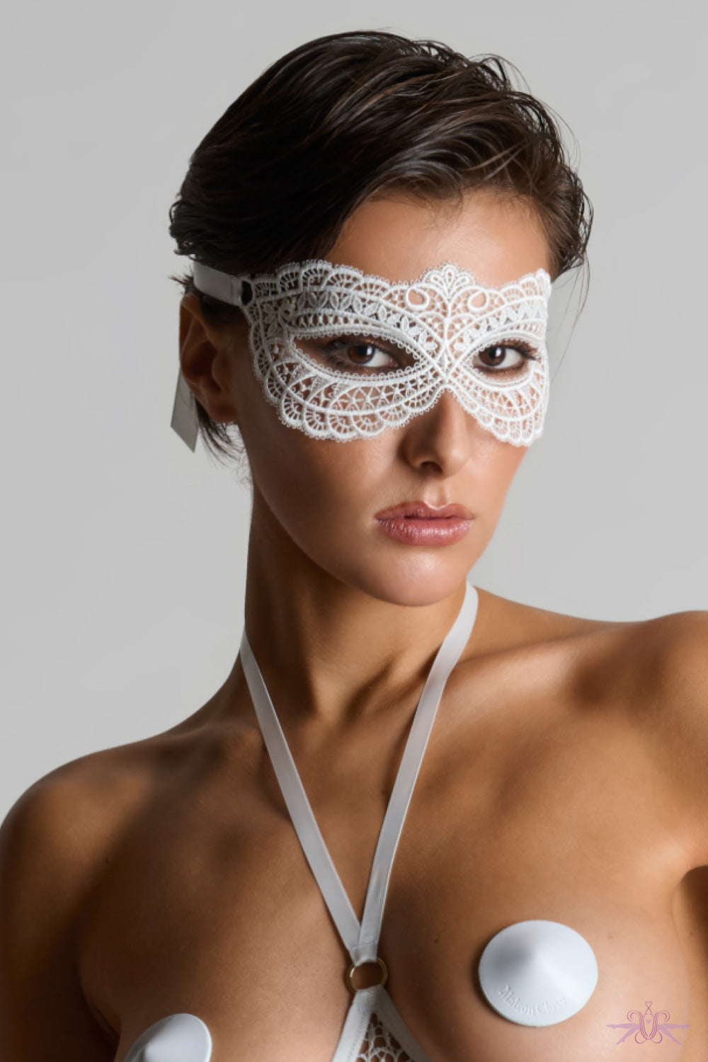 Maison Close White Romantiques Mask