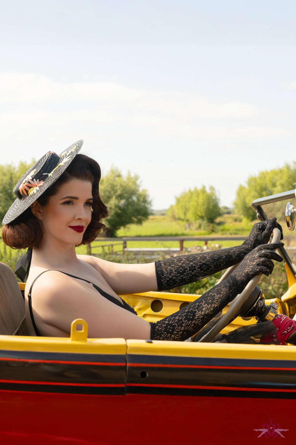 What Katie Did Lace Black Gloves